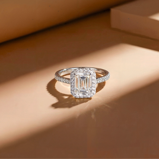 18K Gold Ring - 5.03 Carat lab grown diamond - Total Weight - 5.70g