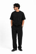 Load image into Gallery viewer, T-Shirt – 1727 Essential Black
