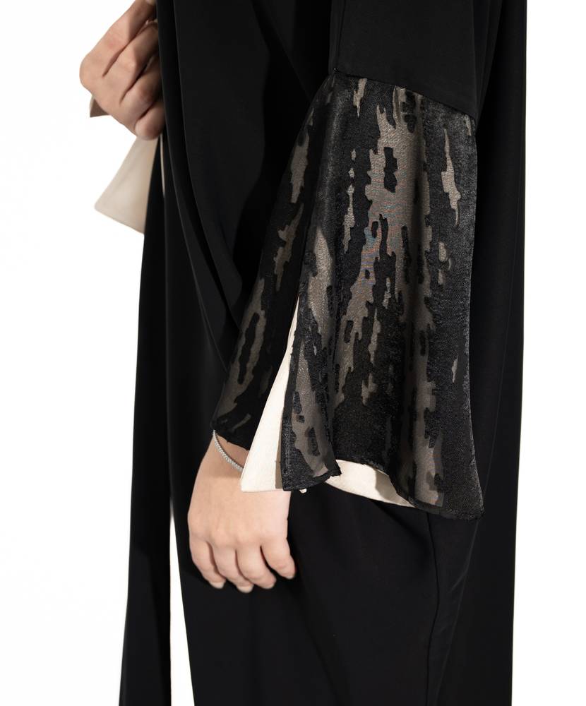 Briolette abaya Black Crepe with silk
