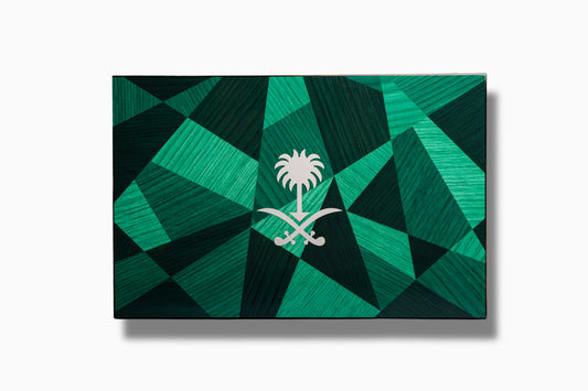 مجوهرات باللون الأخضر السعودي مقاس 35x23x11 سم