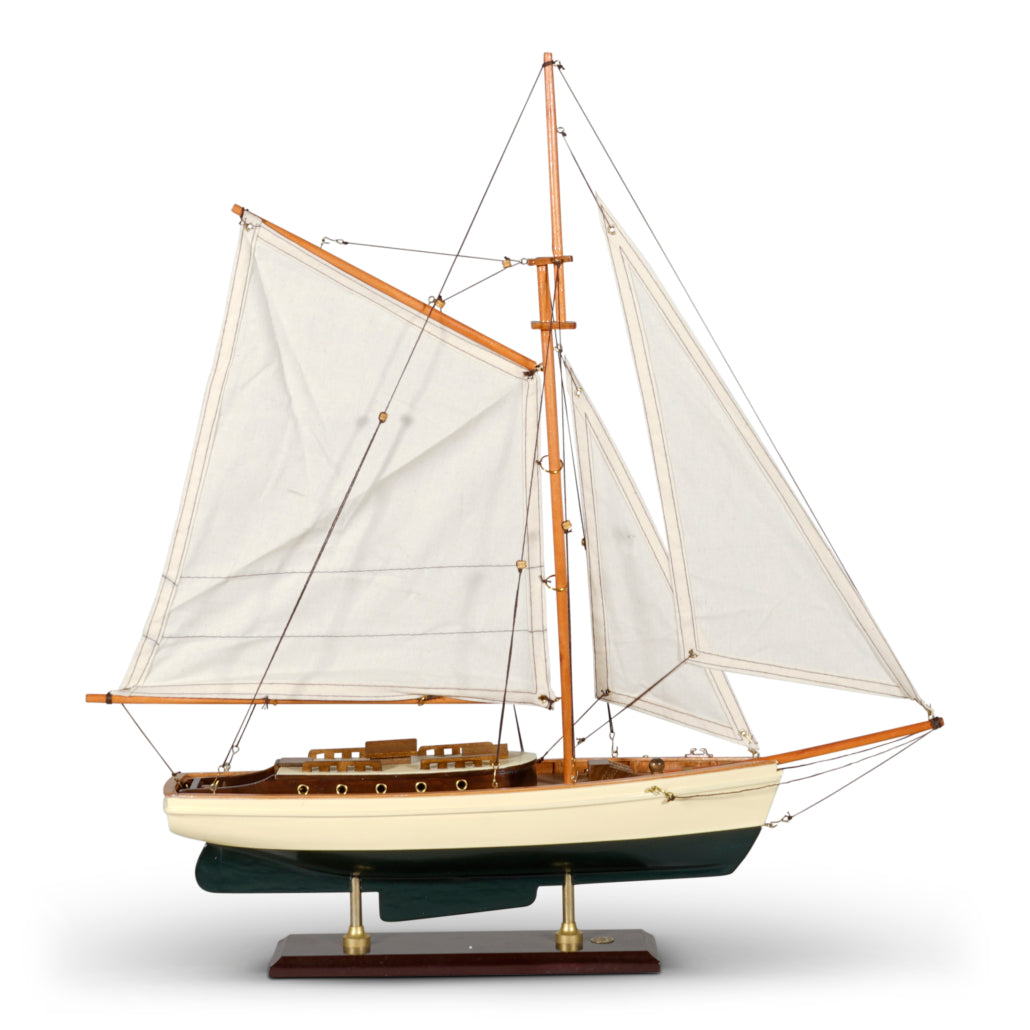 1930s Classic Yacht Small