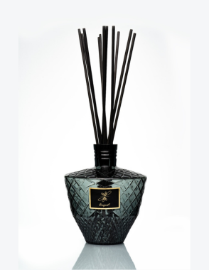 FAHDA ESSENCE August Diffuser 2500ml fragrance notes patchouli oud saffron leather raspberry sandalwood be
