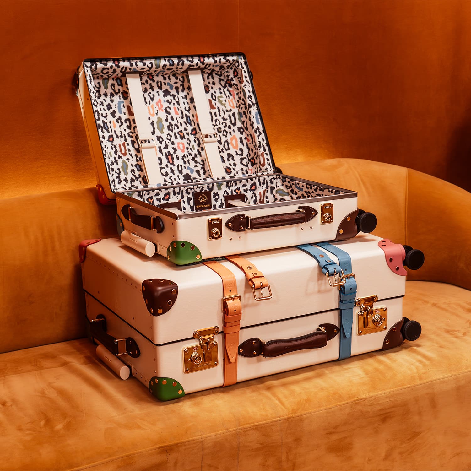 حقيبة Golf Le Fleur اليدوية - أربع عجلات باللون العاجي ومتعدد الألوان