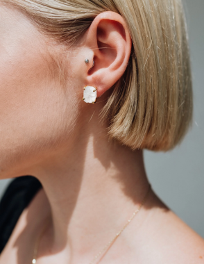 LINDEZA Moonstone Stud Earrings
