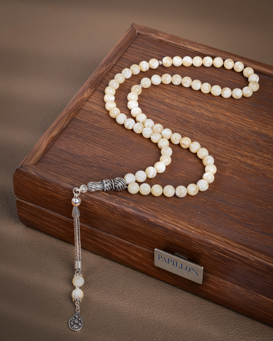 Sea Shell Subha with Silver Accents – 66 Beads