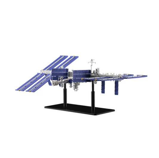 IF AUDIO UPOINT STUDIO International Space Station
 1:130 Scale model