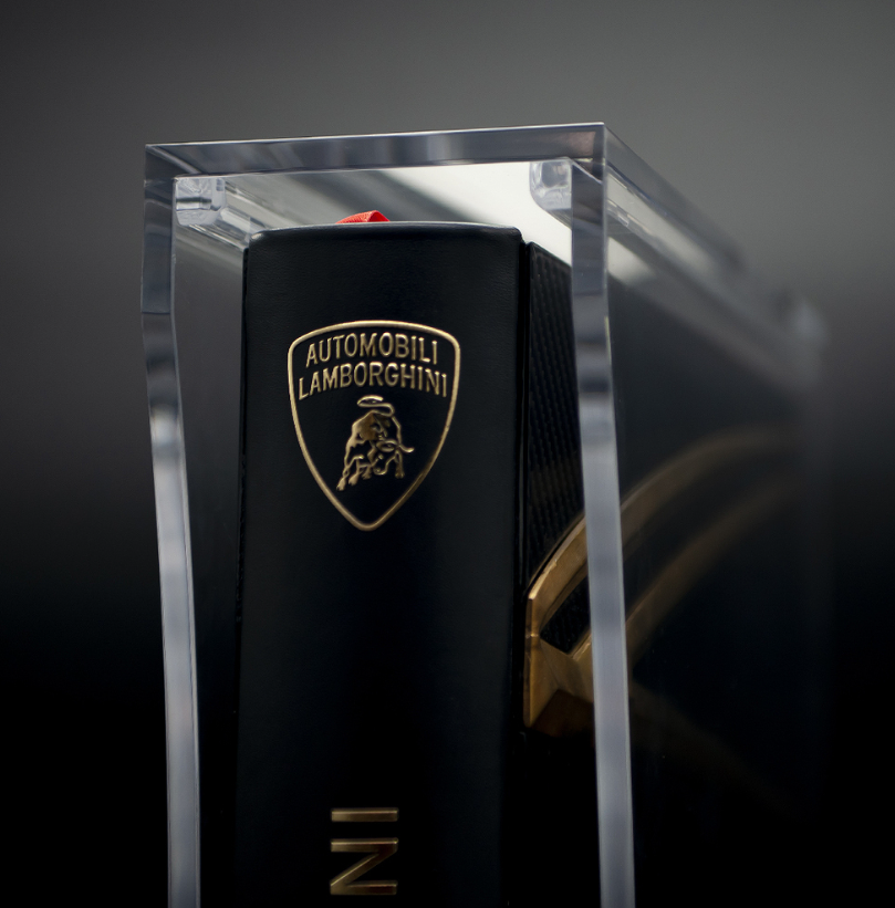 ROTATING SHOWCASE FOR DNA LAMBORGHINI