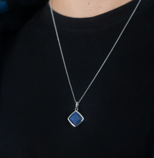 LINDEZA Lapis Lazuli rhombus necklace