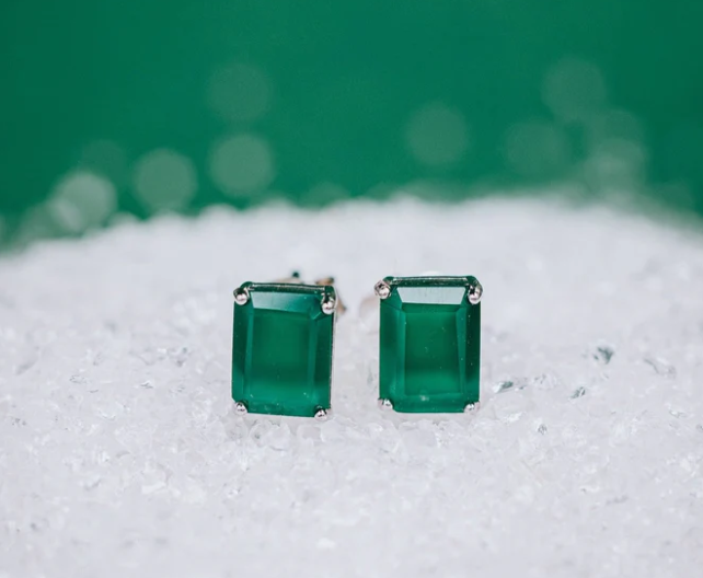 LINDEZA Green onyx rectangular stud earrings