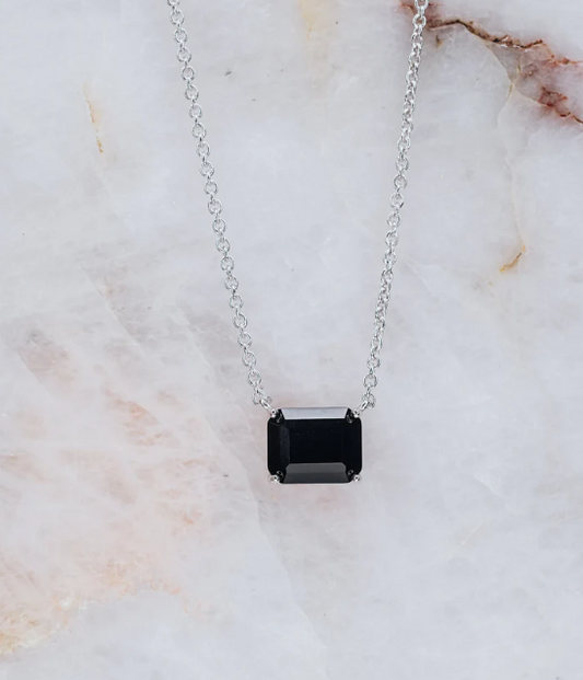 LINDEZA Black onyx silver rectangular necklace