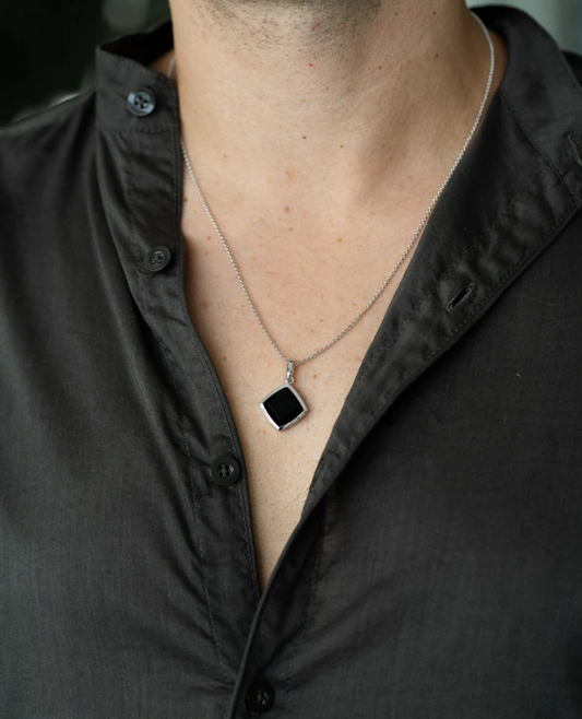 LINDEZA Black Onyx rhombus necklace