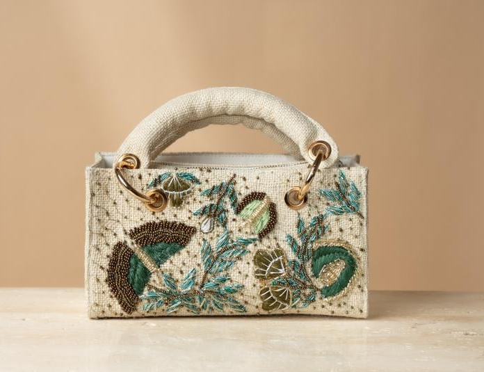 AMOLIKA Eid butterfly