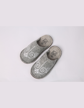 WOOLEN STOCK Anara Lungy Grey Sandals Size 38