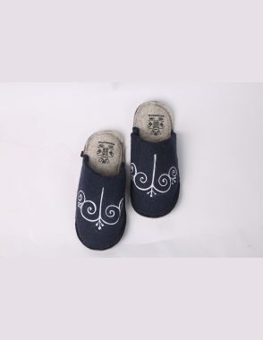 WOOLEN STOCK Anara Lungy Navy Sandals Size 39