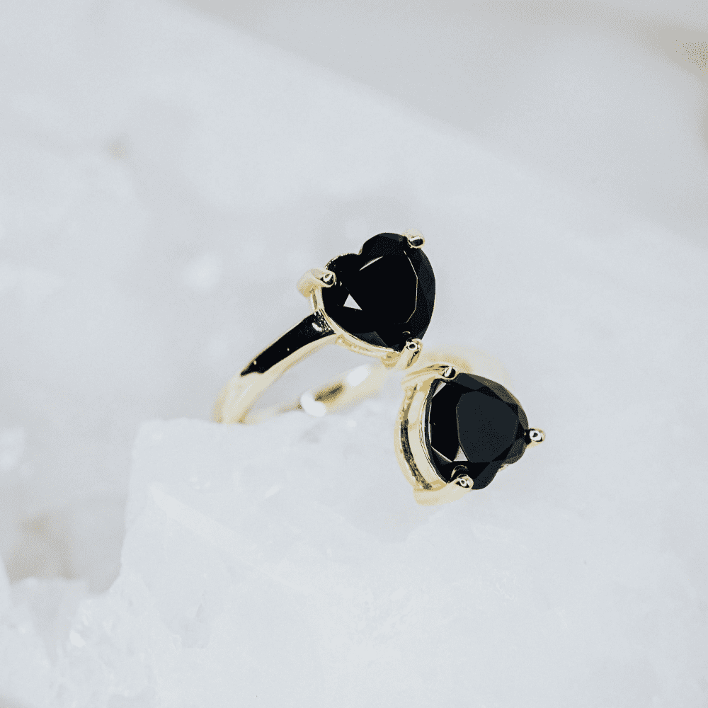 LINDEZA Black agate heart shaped ring made of sterling silver and 14K gold plating
