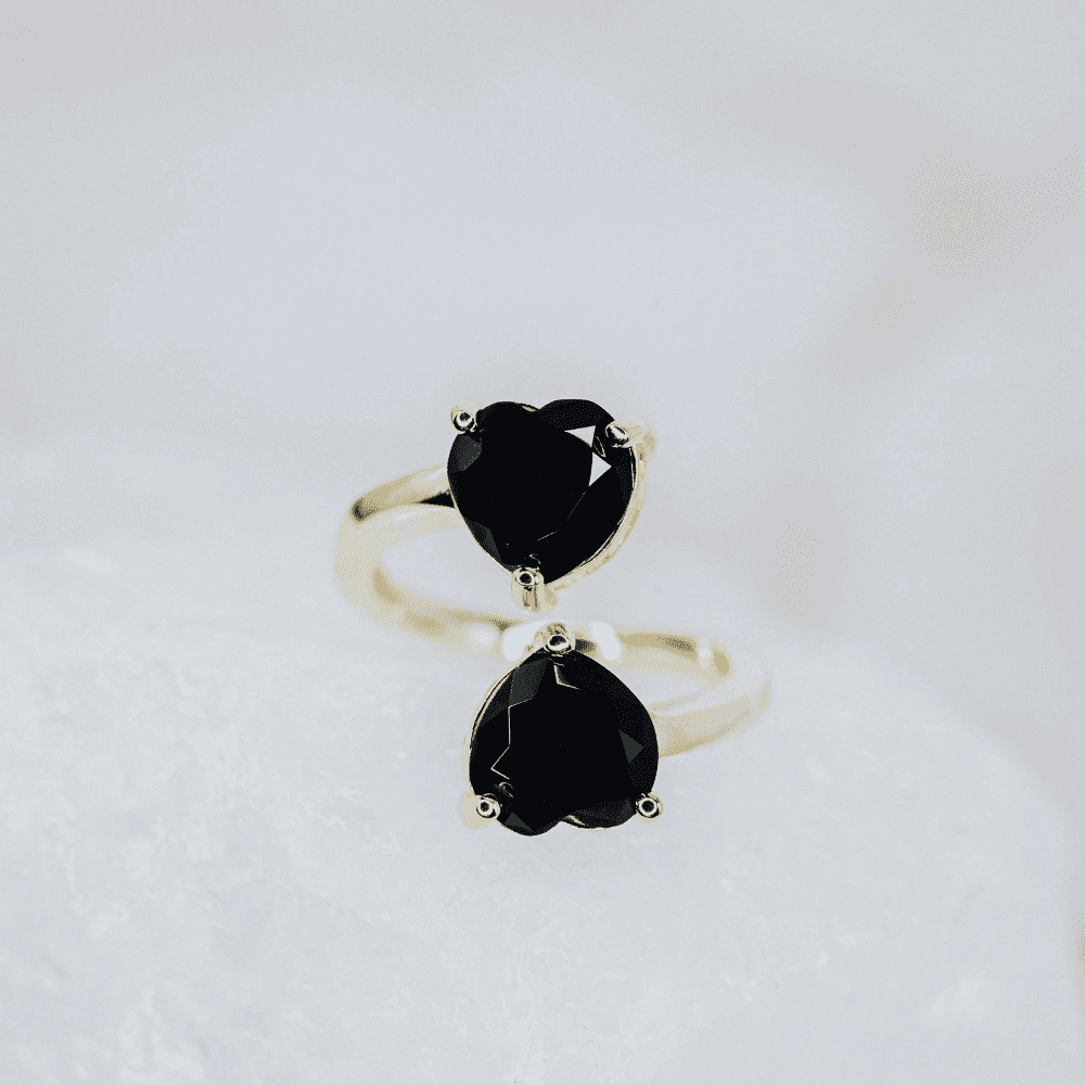 LINDEZA Black agate heart shaped ring made of sterling silver and 14K gold plating
