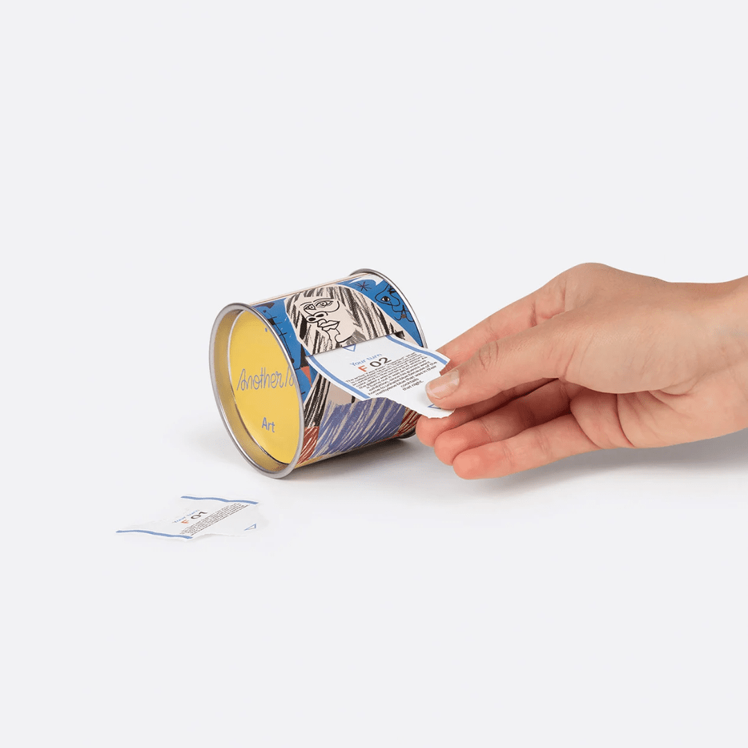 صندوق أنا الآخر 100 حقائق غريبة عن الفن باللغة الإنجليزية