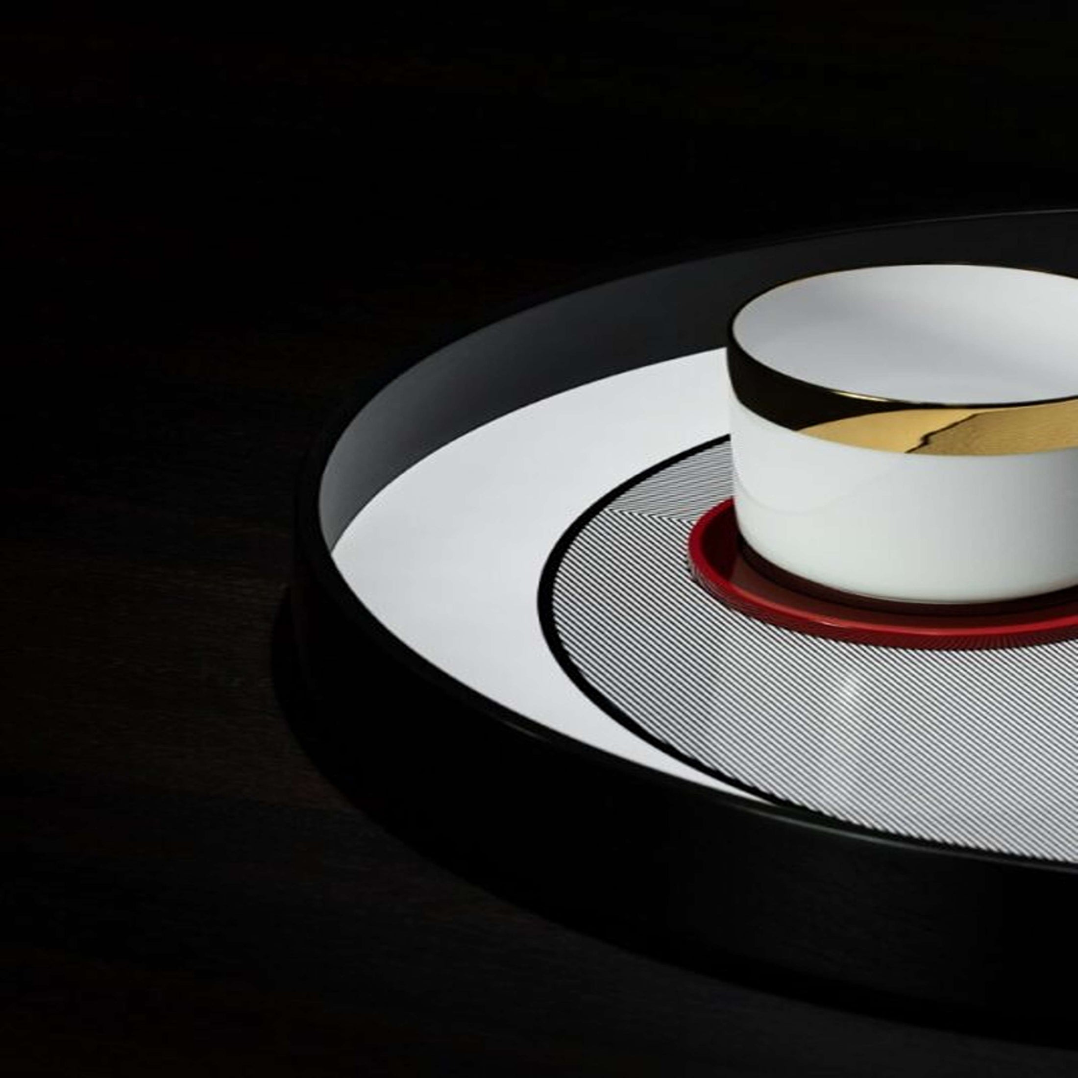 Optical Art Lacquered Round Tray-Black M