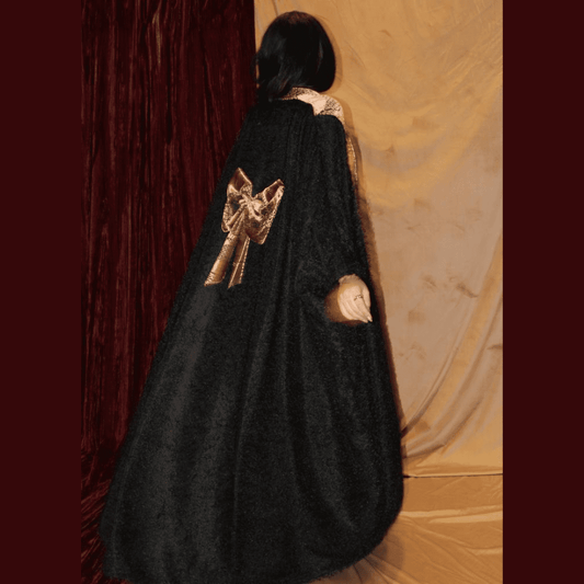 Wafrah Black & gold Winter abaya