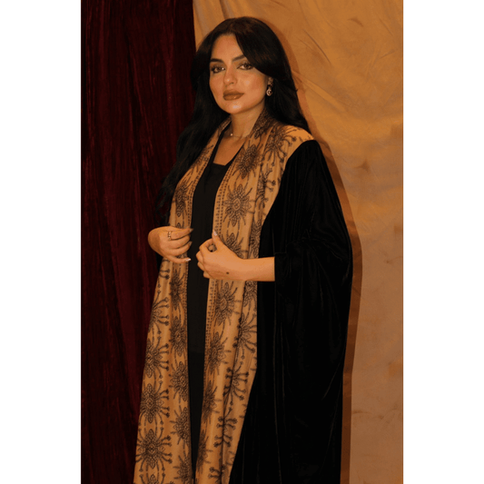 Wafrah Black winter abaya with beige scarf